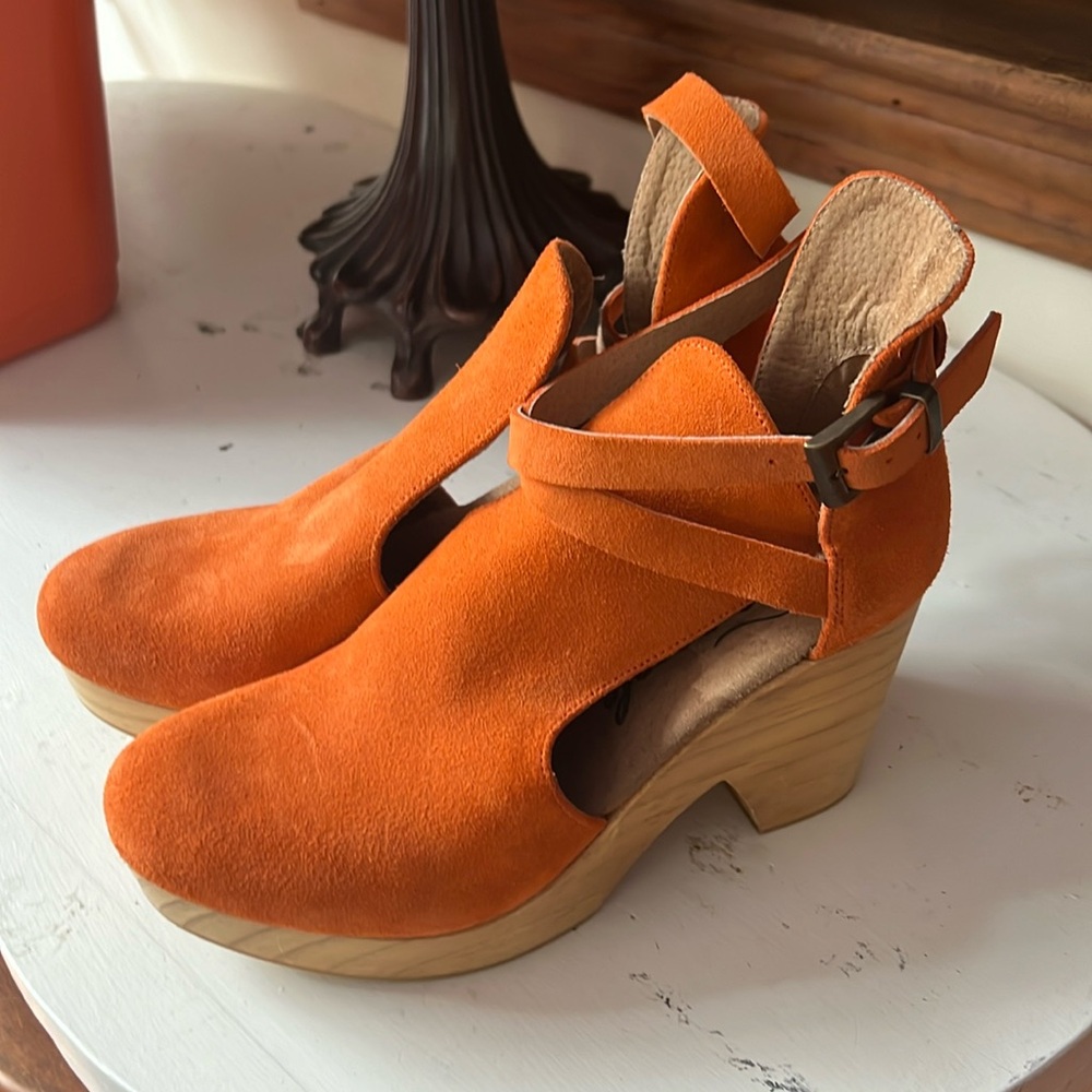 Clogs